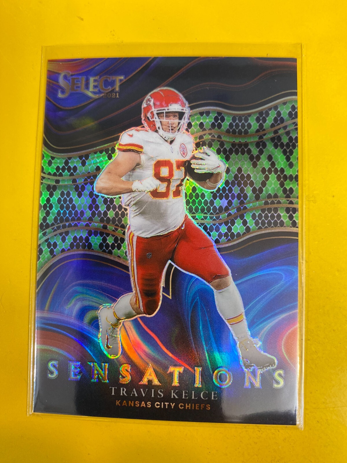 DA14458 2021 Select Sensations Prizm Green & Black Snakeskin Travis Kelce 1/2