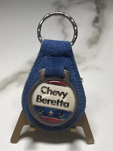 Llavero automotriz Chevy Beretta vintage de cuero azul años 80 - Imagen 1 de 1