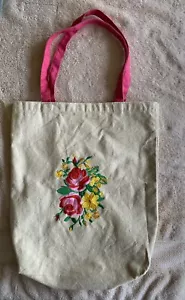 Neddlepoint Flowers Tote Bag - Borsa tote a libro - Foto 1 di 7