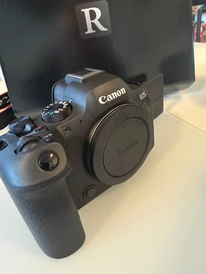 Canon EOS R6 Mark II Schwarz Komplett Set - Bild 1 von 4