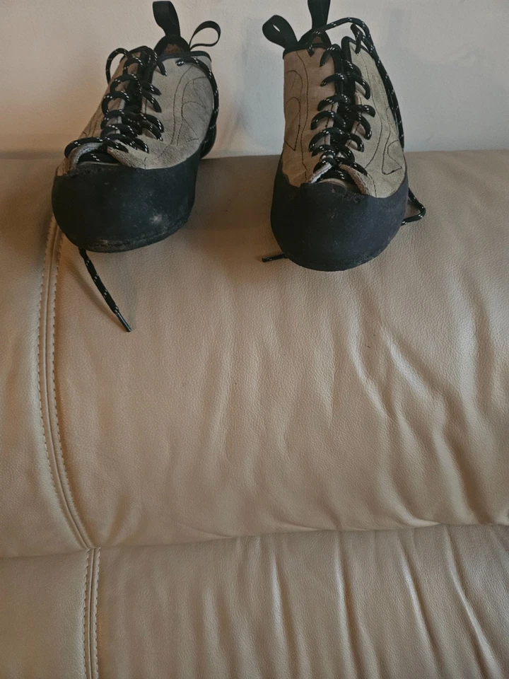 ZAPATOS DE ESCALADA MADROCK CON CORDONES EN EXCELENTE ESTADO US 11.5 UK 10.5 Foto 1 de 4