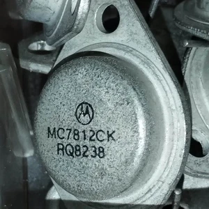 MC7812CK Circuit Integré     NOS    MC 7812 CK   Lot 1 Pcs   FR - Picture 1 of 3