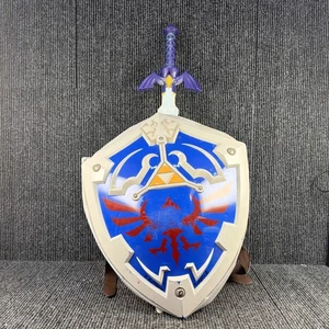 The Legend of Zelda Hylian Shield & Sword Hard Rucksack Nintendo Cosplay 2017 - Bild 1 von 3
