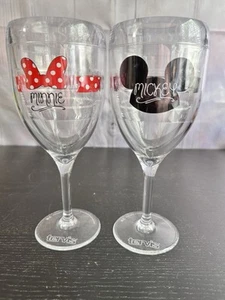 Bicchieri in vetro da vino con stelo Tervis Topolino e Minnie - Foto 1 di 5