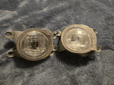 Juego de luces antiniebla izquierda y derecha Toyota Corolla Cross 2022-25 OEM  Foto 1 de 4