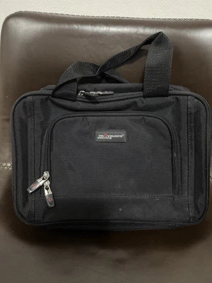 traveler's choice toiletries bag - Image 1 of 4