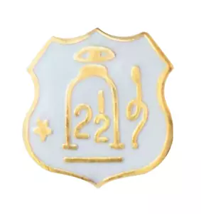 Royal Arch 2 1/2 Tribes Cut Out White Shield Tiny Orange Order Pin Badge - Picture 1 of 1