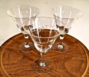 Set of 3 Vintage Etched Crystal Wine or Champagne Glasses Leaf & Dot - Picture 1 of 6