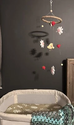 Móvil de bebé Spring Margarita/Fresa/Pájaro | Decoración de guardería | Regalos de baby shower Foto 1 de 4