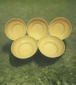 Tupperware #890 Salad/Cereal Bowls Harvest Gold Classic Set of 5 Pre-owned - Picture 1 of 9