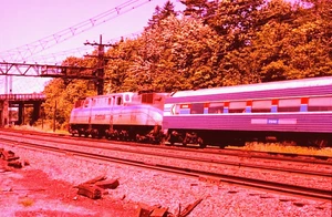 ORIGINAL SLIDE OF AMTRAK GG-1 #926 (ex-#4933) JUNE 1976 - Picture 1 of 1
