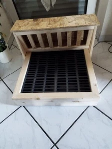 Kleintiertoilette mit Kunststoffrost - Bild 1 von 4