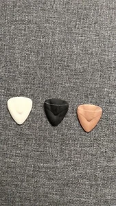 Gitarrenplektren - Bild 1 von 8