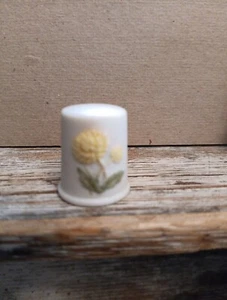Thimble Bisque Yellow Flowers By Roman Made In Mexico Cottagecore Sewing Collect - Picture 1 of 4
