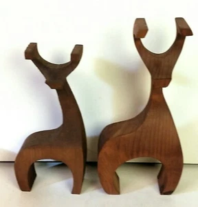 Paar Mid Century Holz stilisierte Bock Skulpturen 8 1/4" & 9 3/4" - Bild 1 von 4