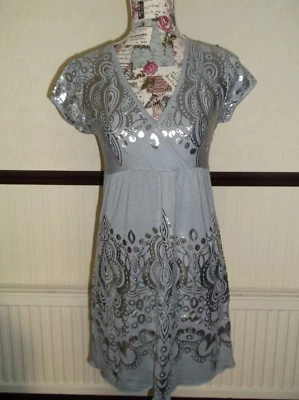 GIRLS/LADIES CAP SLEEVE,DRESSY TOP/DRESS. LIGHT GREY SIZE 152-158cm . see pic - Image 1 of 4