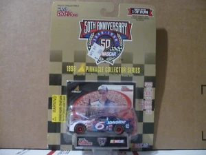 1998 Racing Champions Mark Martin Valvoline Pinnacle Collector Series - Picture 1 of 2