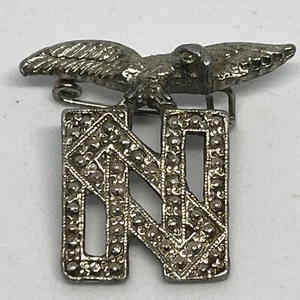 Vintage RAF NAAFI Adler montiert Pin Anstecknadel Abzeichen Brosche Royal Air Force Militär - Bild 1 von 3