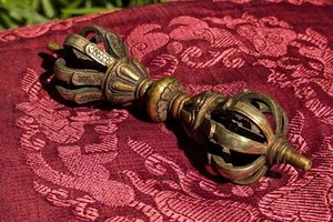 Muy bonito 2 colores Vajra / Dorje de Nepal 14,5 cm - Imagen 1 de 2