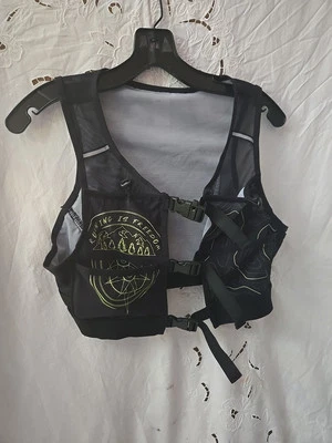 Rumvo Sport Running Trail Hiking Adjustable Vest Black and Green One Size  - Image 1 of 4