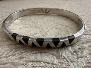 Taxco Mexico Pop Lock Sterling Silver Onyx Inlay Bangle Bracelet Vintage EUC - Picture 1 of 14