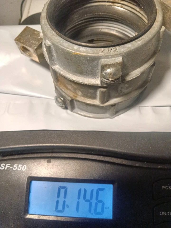 (3) Три жесткие заземляющие втулки 2,5 дюйма с выступом. Проверено хорошее б/у состояние. - Изображение 1 из 1