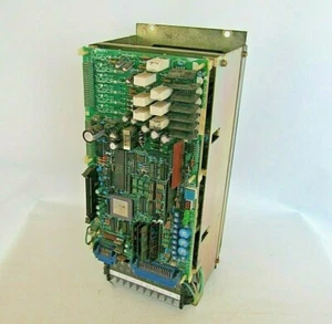 Yaskawa Electric YASNAC Robot Servopack Type CACR-SR03SZ1SSY223 - Picture 1 of 5