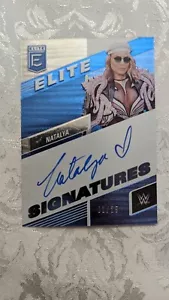 2023 Donruss Elite WWE Wrestling Signatures Auto Natalya Blue Foil 01/25 - Foto 1 di 3