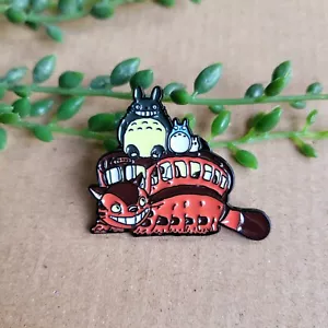 Totoro Catbus Emaille Pin Anstecker - Studio Ghibli Katzenbus Metall Pin Geschenk - Bild 1 von 1