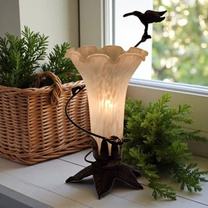 Weiß Rosa. Glas Trompete Blume Glas Lampe Nacht Akzent Licht Fliegender Kolibri - Bild 1 von 24