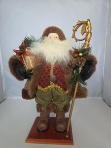 Raz Imports Tapiz Papá Noel 15" Alto Base Madera Regalos Navidad Vacaciones Decoración - Imagen 1 de 9