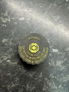 Vauxhall Corsa C Brake Master Cylinder Reservoir Cap 2000. - 2005 SNX31 - Picture 1 of 2