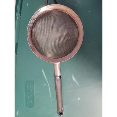 Tamiz colador de malla fina Pampered Chef con mango Foto 1 de 4