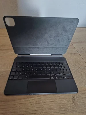 Genuine Apple Magic Keyboard 11 Inch British English IPad Pro 11 1st 2nd 3rd - Image 1 of 4