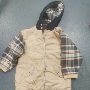 Jungen beige Jacke 7/8 Jahre - Bild 1 von 8