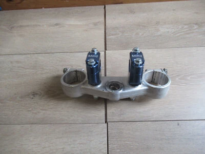 CR 125 WR HUSQVARNA 1995 CR 125 WR 1995 BRAÇADEIRA DE ÁRVORE SUPERIOR TEM BRAÇADEIRAS DE BARRA 1/1/8 - Imagem 1 de 4