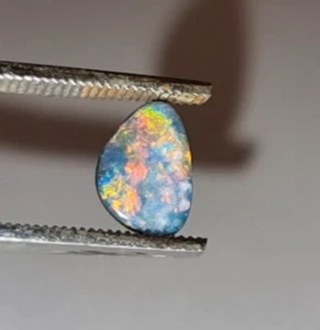 Australian Lightning Ridge Doublet Opal White Freeform Cabochon 8x6x2mm 0.80ct - Picture 1 of 3