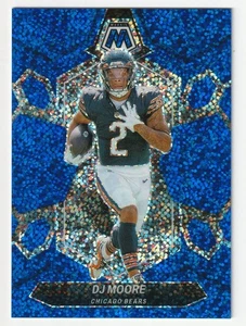 D.J. Moore 2024 Panini Mosaic - #38 Blue Sparkle Prizm /96 SSP - Bild 1 von 3