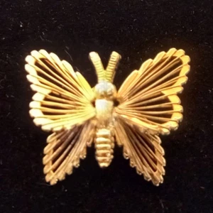 Monet Gold Tone Butterfly Brooch Pin - Picture 1 of 3
