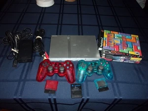 SONY PLAYSTATION 2 SLIM silver CONSOLE BUNDLE LOT 2 CONTROLLERS 79001 4 GAMES - Picture 1 of 9