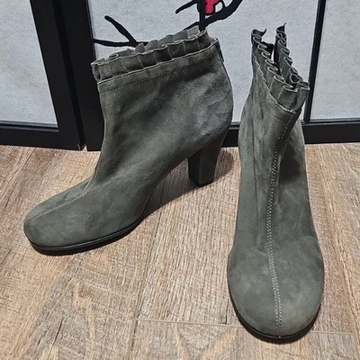 Botas de tornozelo Aerosoles elegantes cinza camurça tamanho 8 - Imagem 1 de 4