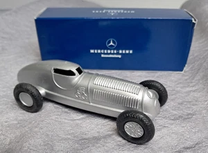 Mercedes Benz Rennfahrzeug W25B Stromlinie silber Reprint eines Märklin - Bild 1 von 1