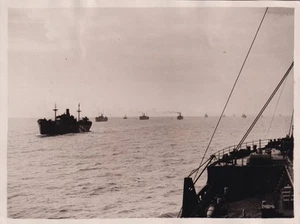Original Press Photo WW2 British Convoy crosses Atlantic nears the UK 17.6.1942 - Picture 1 of 2