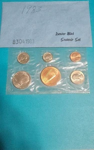 1983 D US Mint Souvenir Set ~ Denver Mint  Set with Envelope  & Medal US Coins - Picture 1 of 7