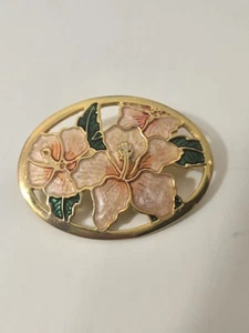 Vintage Gold Tone Cloisonne Brooch Flat Pin Hibiscus Floral Peach Pink - Picture 1 of 4