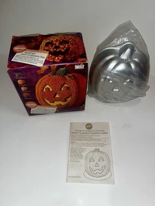 Wilton Stand Up Jack-O-Lantern (1995) Cake Pan Mold - 2105-3150 - Picture 1 of 4