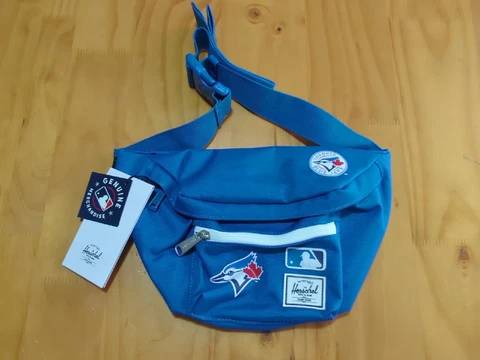 MLB Toronto Blue Jays Herschel Supply Seventeen Hip Crossbody Bag Pack New NWT Cover