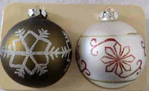 Cavalier Christmas 4" Ornaments - 1 Green 1 White W/Glitter Designs - Picture 1 of 5