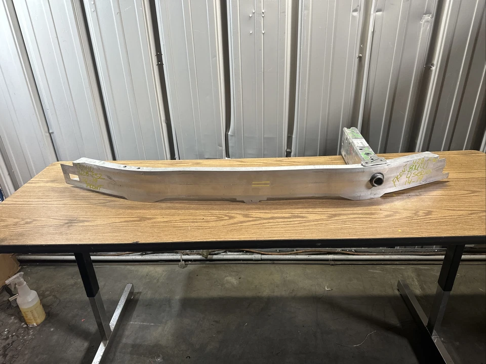 2012-2020 BMW 328I M3 428I FRONT REINFOCEMENT BAR IMPACT OEM USED - Изображение 1 из 4