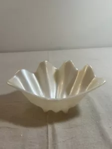 Pearl Clam Shell Bowl - Picture 1 of 5